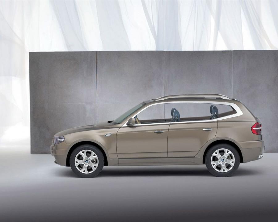  BMW xActivity Concept Vehicle 2003 года  (фото 2 из 7)